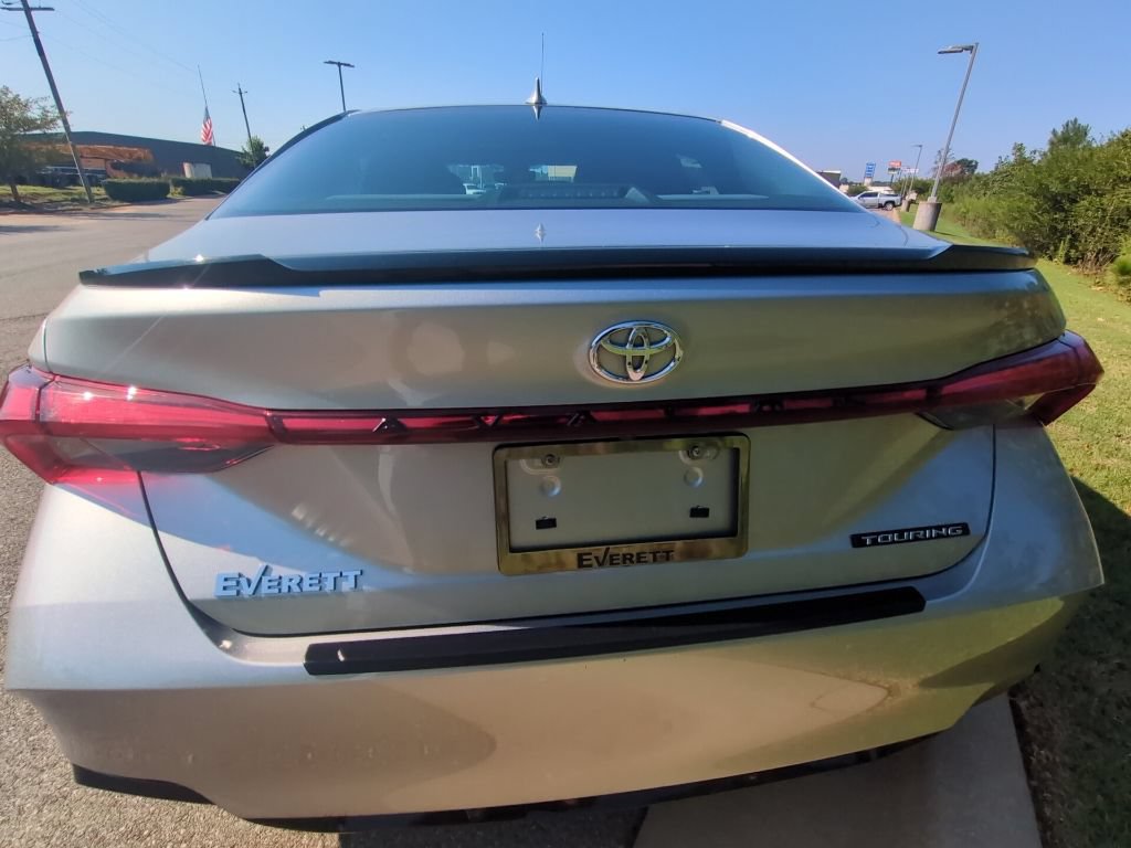 Used 2020 Toyota Avalon Touring FWD image 6
