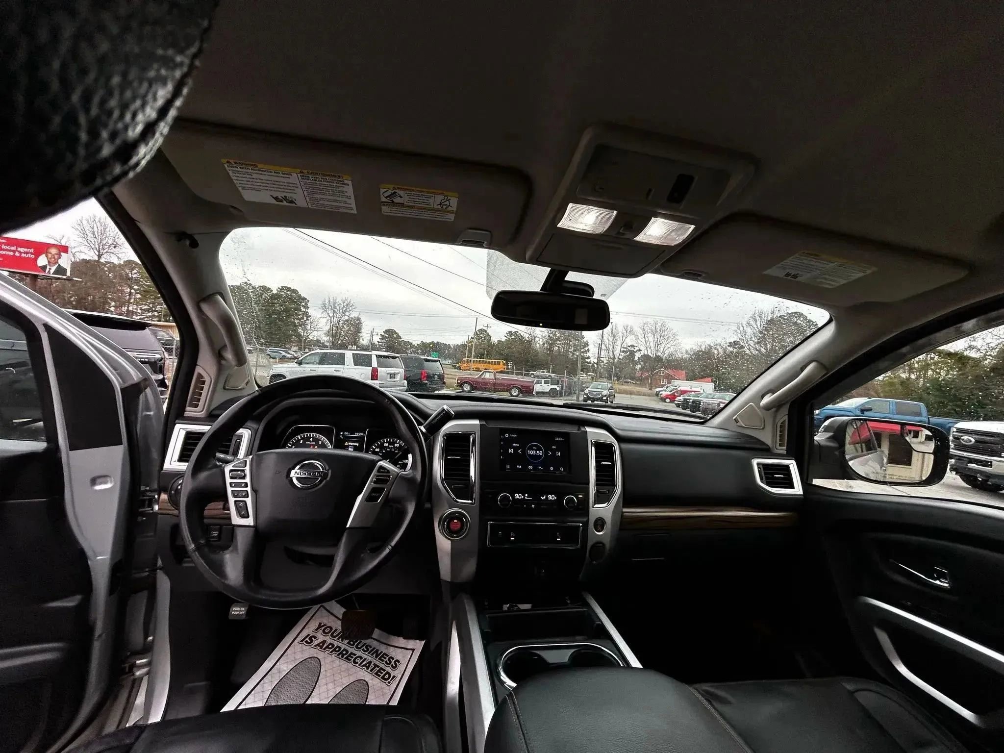 Used 2017 Nissan Titan SL image 31