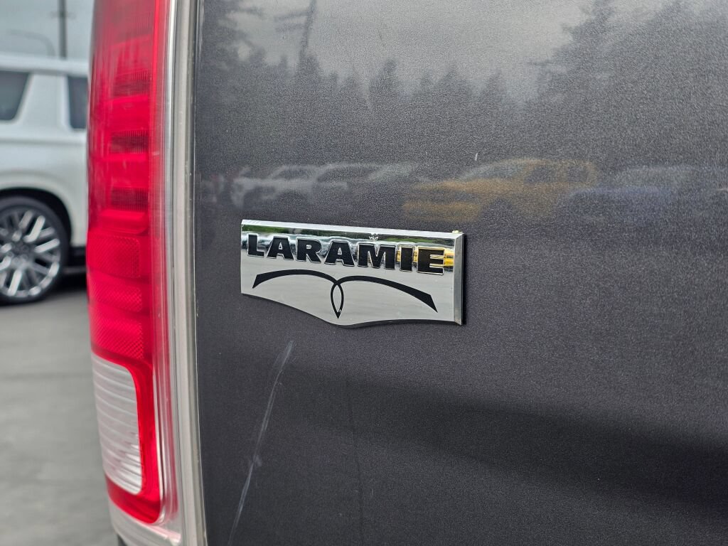 Used 2017 RAM 1500 Laramie w/ Convenience Group AWD/4WD image 15