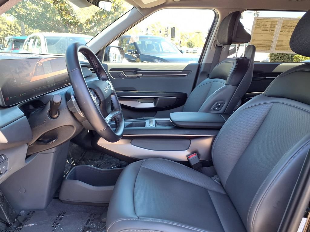 Certified 2024 Kia EV9 Light RWD image 6