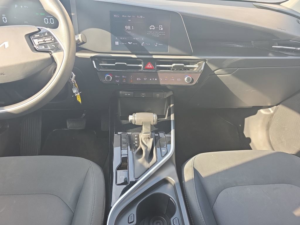 Used 2024 Kia Niro LX FWD image 10