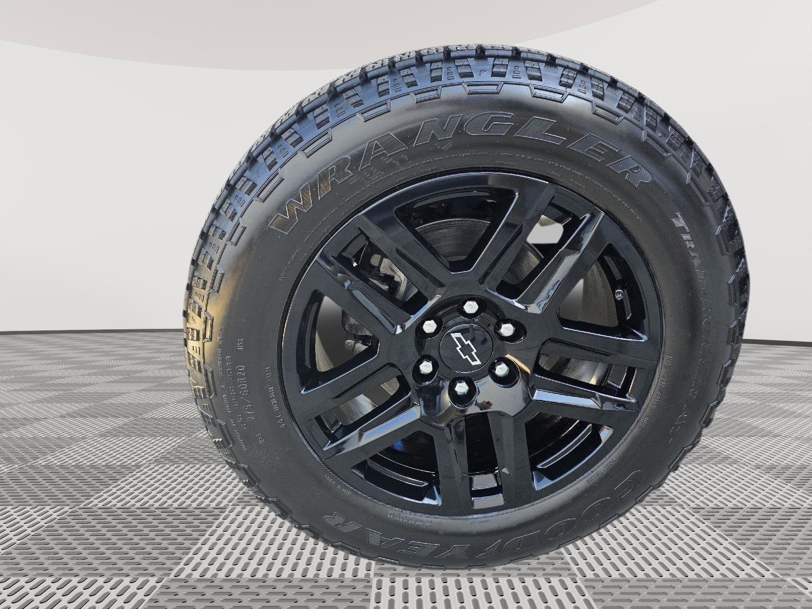 Used 2025 Chevrolet Silverado 1500 RST w/ Protection Package image 24