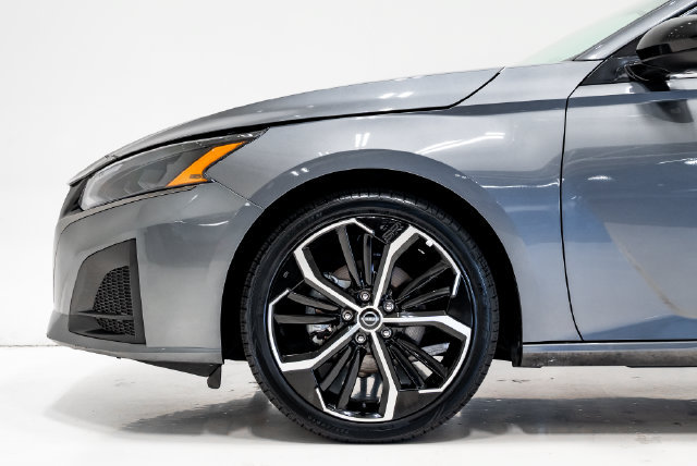 Used 2025 Nissan Altima 2.5 SR FWD image 24