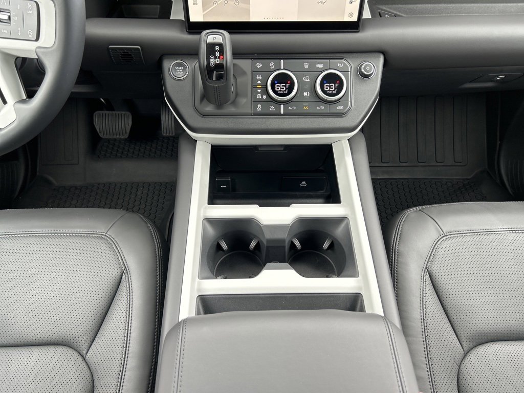 New 2025 Land Rover Defender 110 S image 23