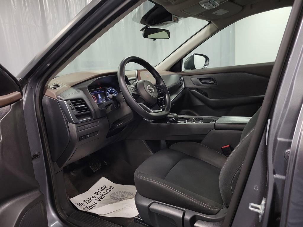 Used 2023 Nissan Rogue S image 12