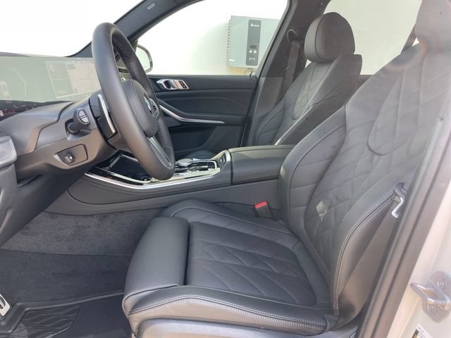 New 2026 BMW X5 xDrive40i w/ M Sport Package AWD/4WD image 8