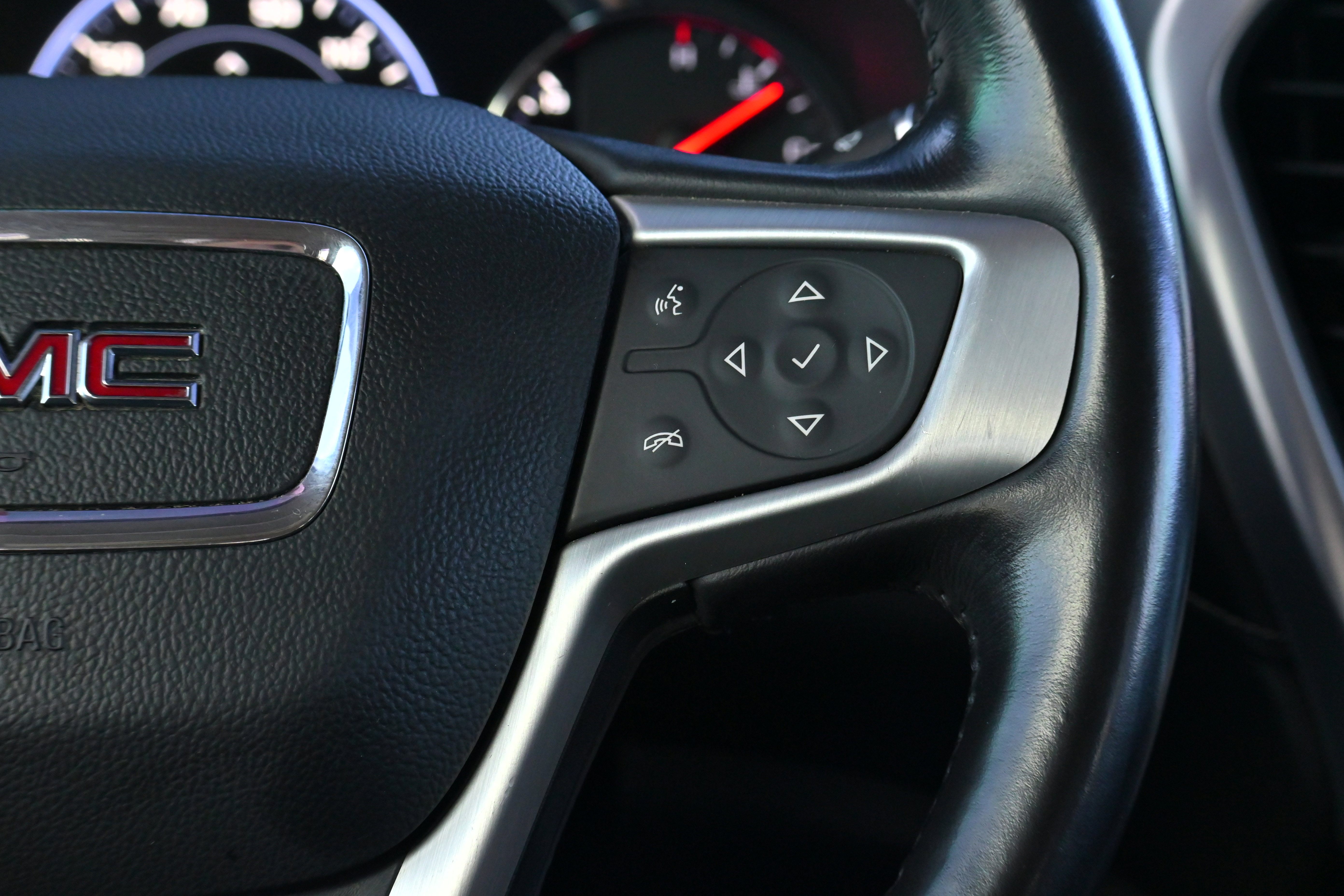 Used 2022 GMC Acadia SLT w/ Technology Package image 24