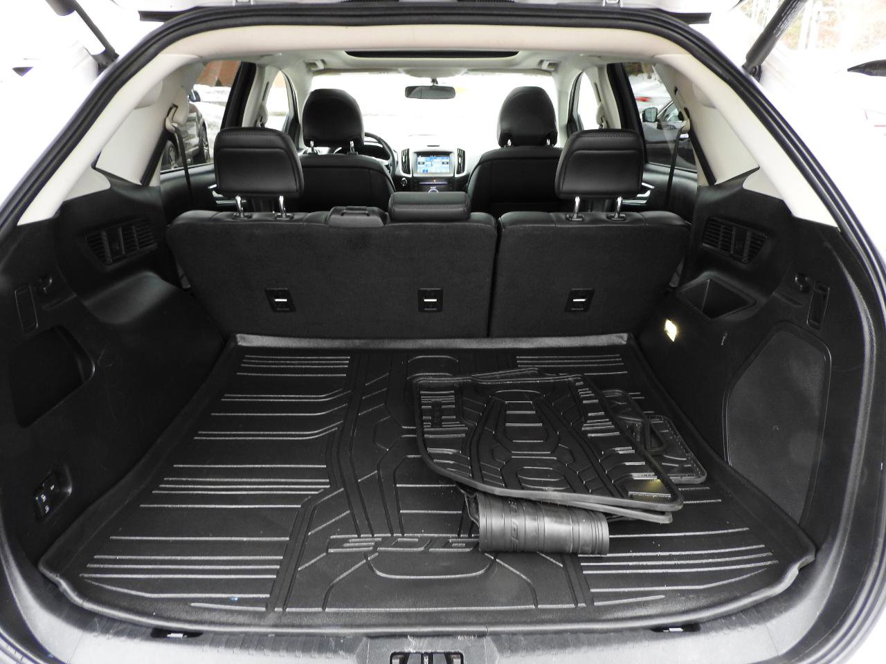 Used 2016 Ford Edge Titanium w/ Equipment Group 301A AWD/4WD image 9