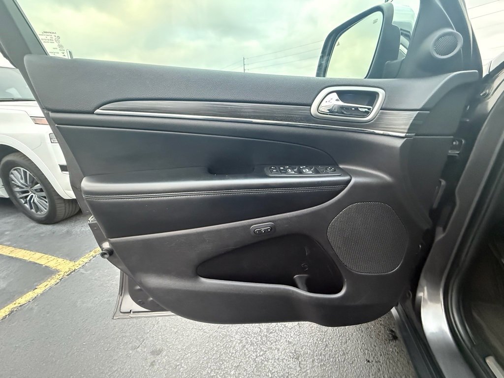 Used 2019 Jeep Grand Cherokee Limited image 10