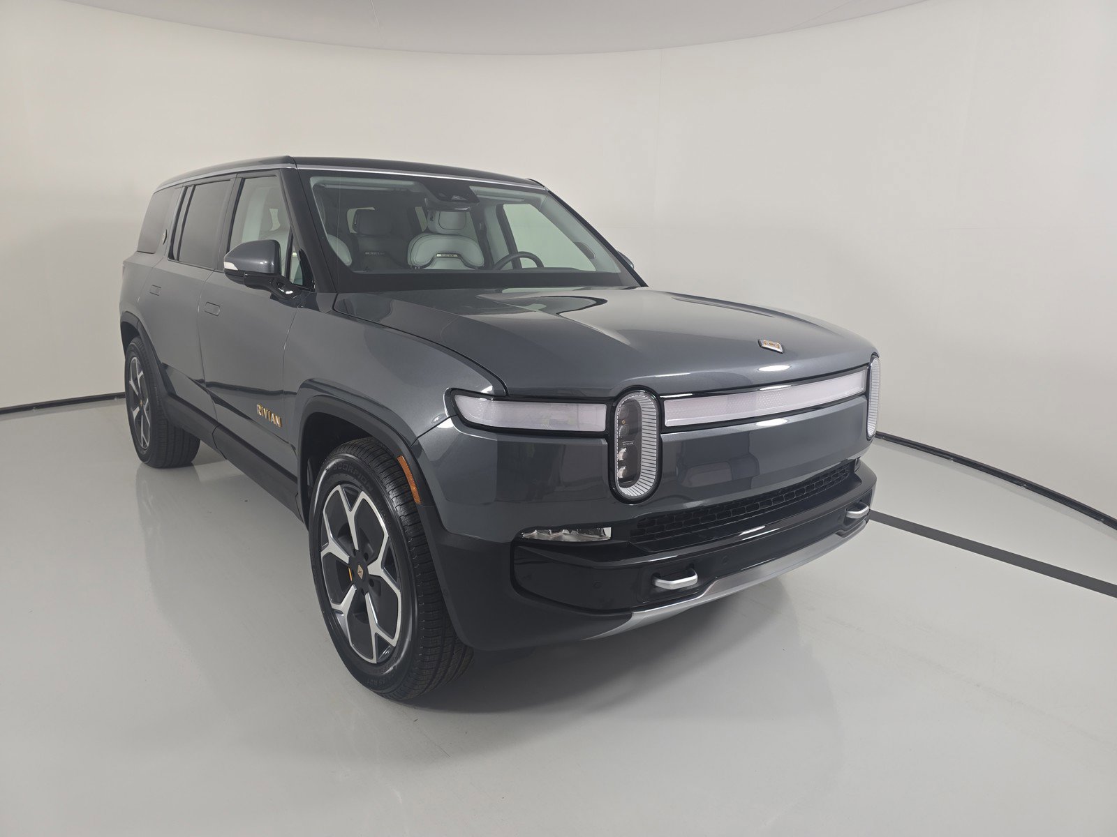 Used 2024 Rivian R1S Adventure AWD/4WD image 7