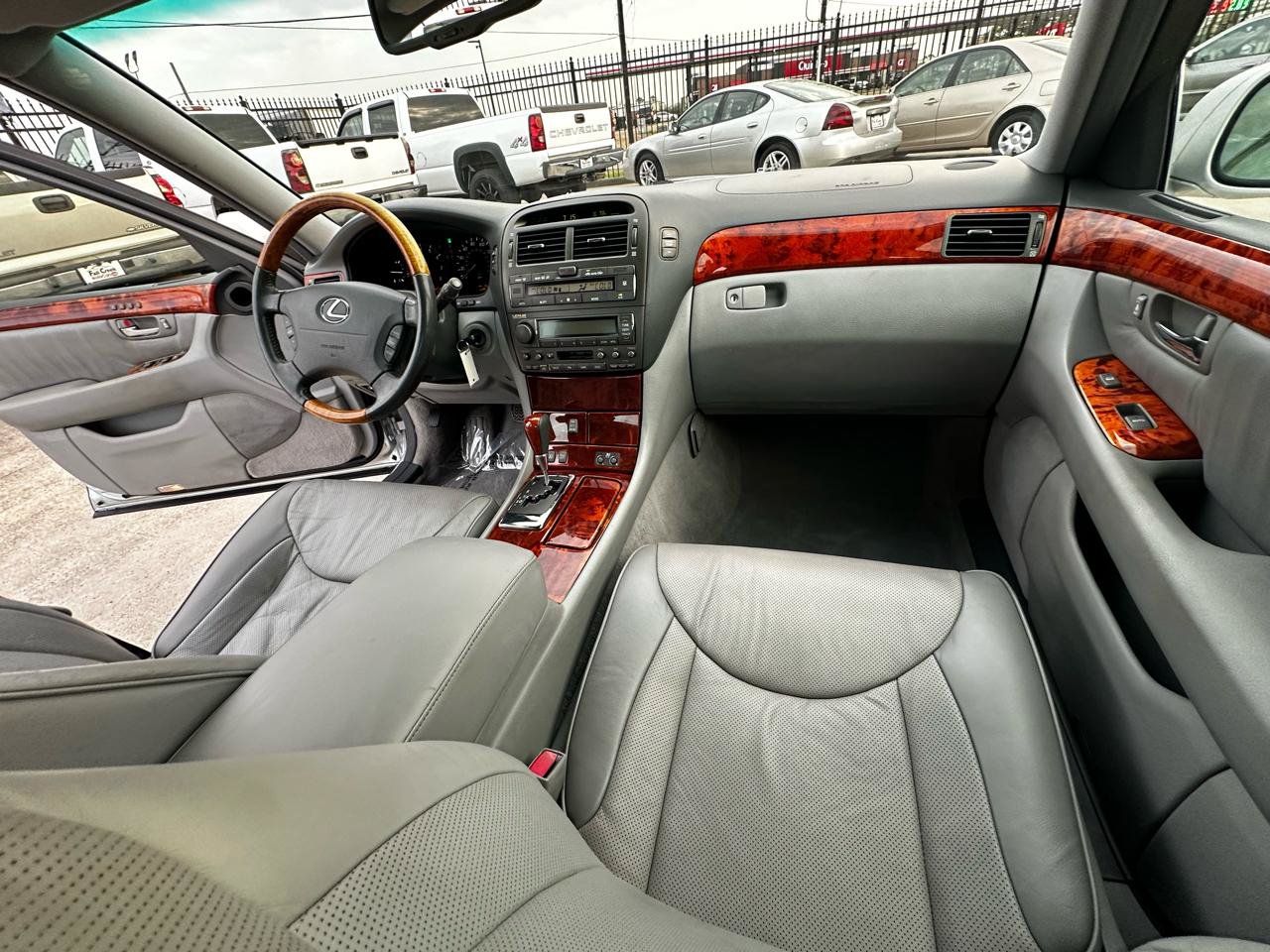 Used 2004 Lexus LS 430 w/ Premium Pkg RWD image 50