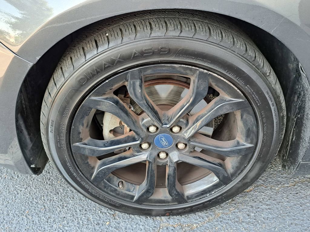 Used 2020 Ford Fusion SE w/ Equipment Group 151A FWD image 16