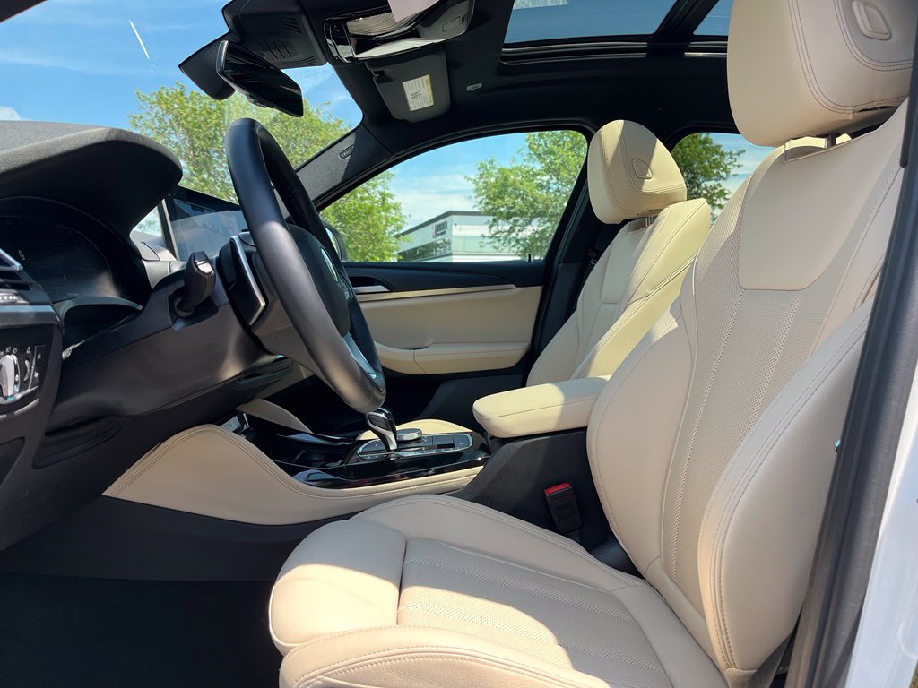 Certified 2025 BMW X4 xDrive30i w/ Premium Package AWD/4WD image 30