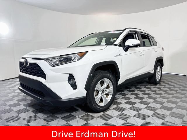 Certified 2020 Toyota RAV4 XLE w/ Convenience Package AWD/4WD image 3