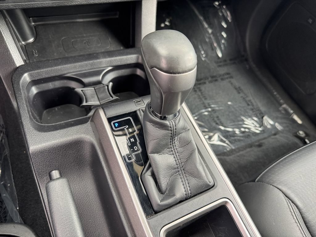 Certified 2022 Toyota Tacoma Limited AWD/4WD image 25