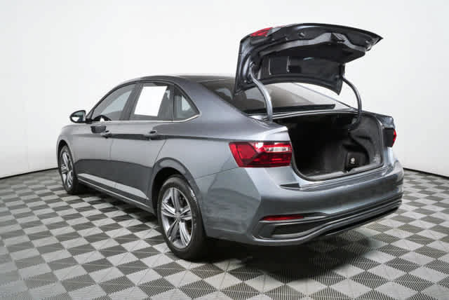 Used 2024 Volkswagen Jetta SE FWD image 29