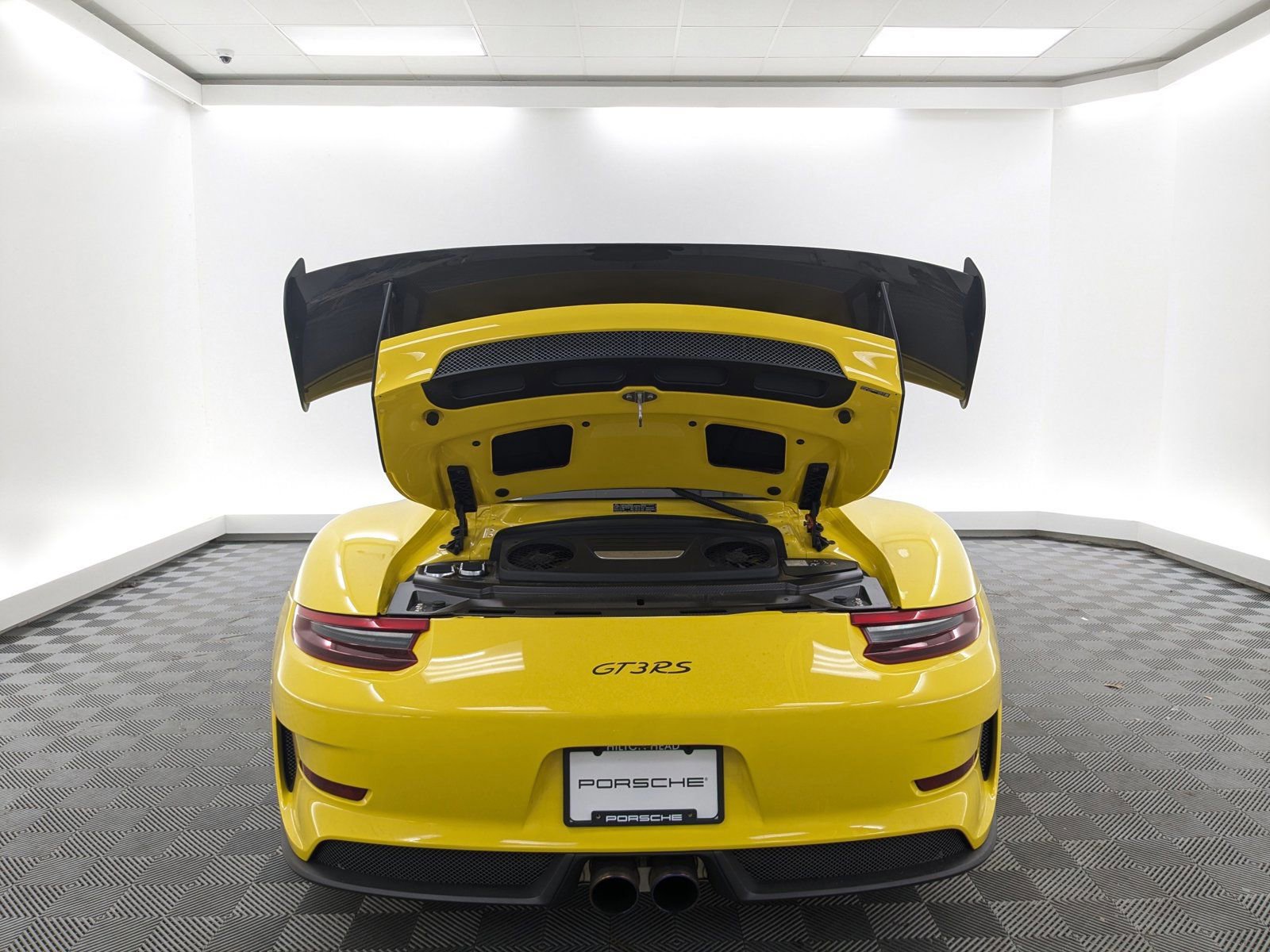 Certified 2019 Porsche 911 GT3 RS w/ Weissach Package image 22