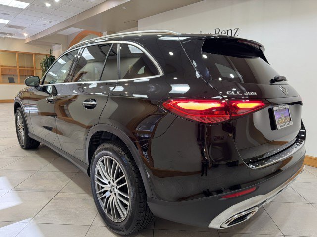 Certified 2025 Mercedes-Benz GLC 300 image 3