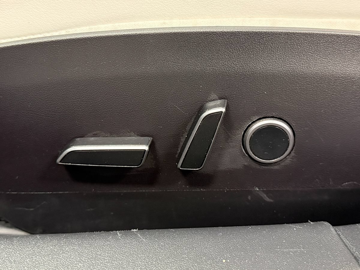 Used 2022 Tesla Model 3 Long Range AWD/4WD image 28