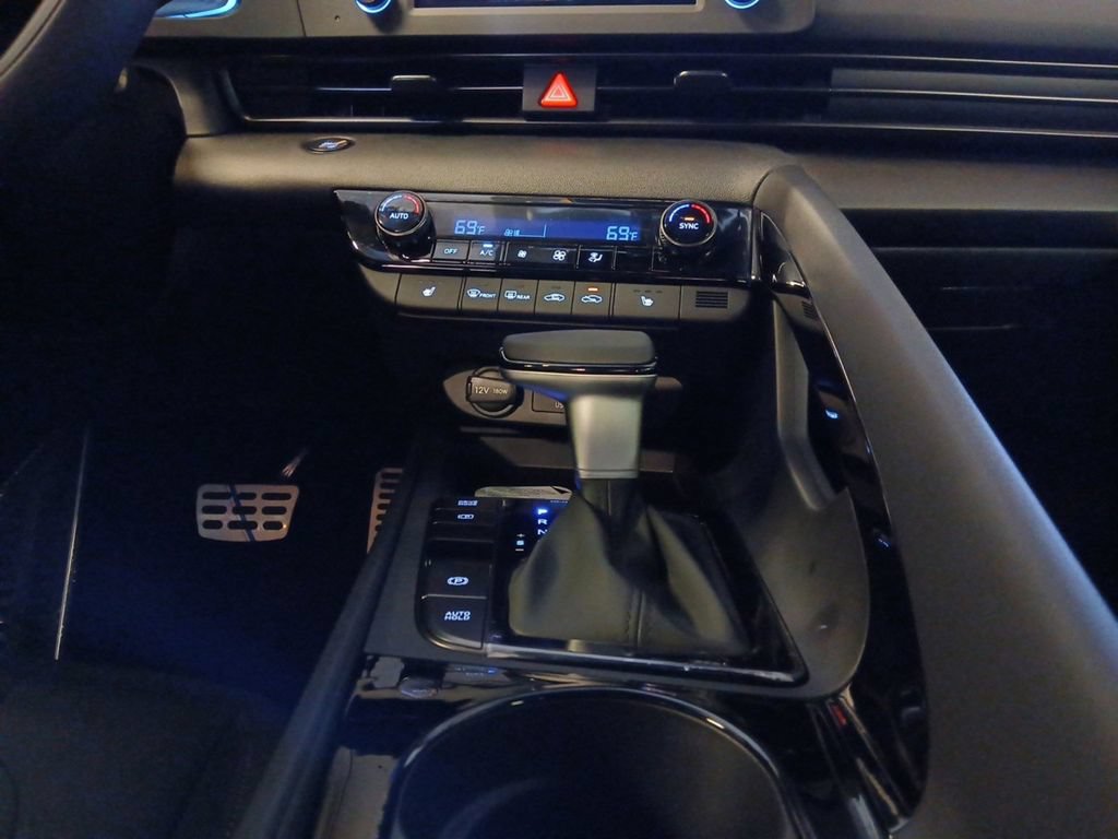 New 2026 Hyundai Elantra SEL Sport Premium FWD image 11