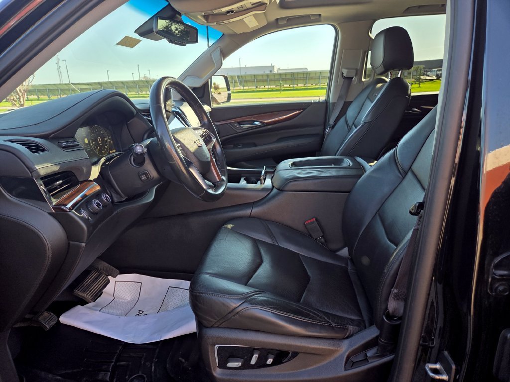 Used 2015 Cadillac Escalade ESV Luxury AWD/4WD image 8