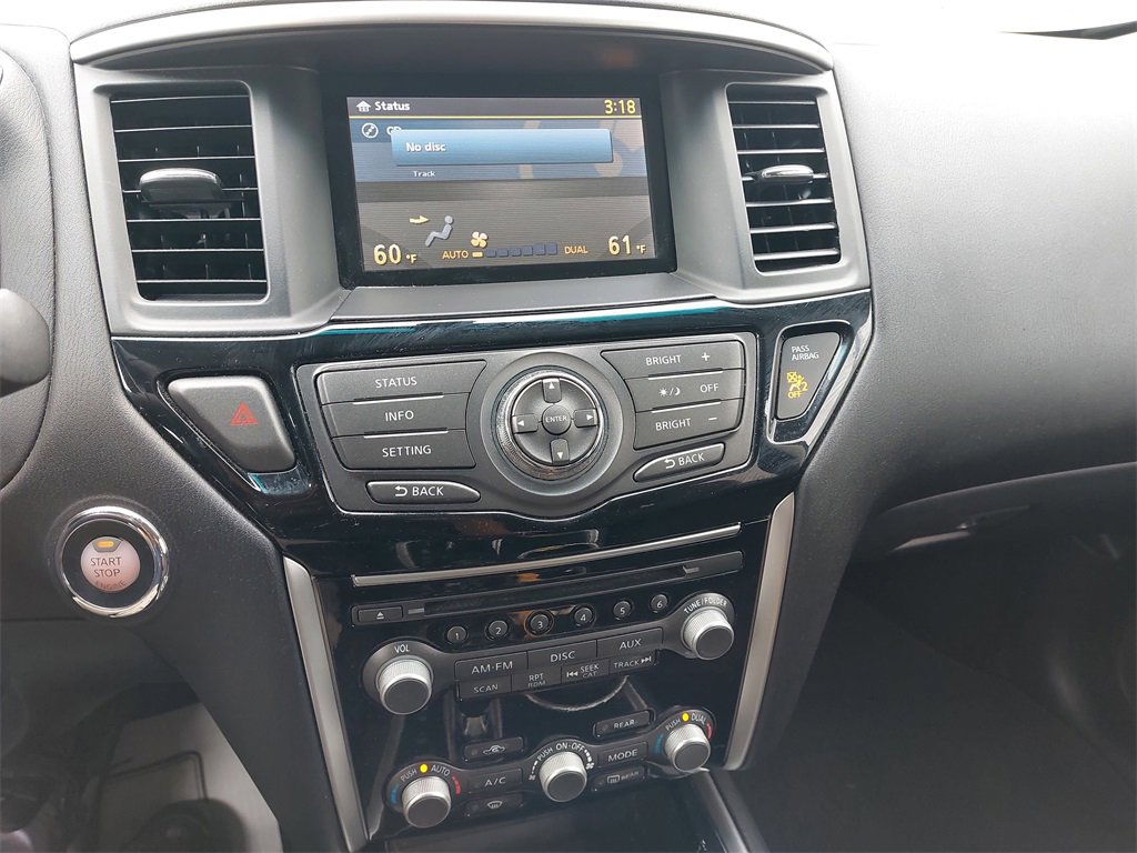 Used 2016 Nissan Pathfinder SV image 16