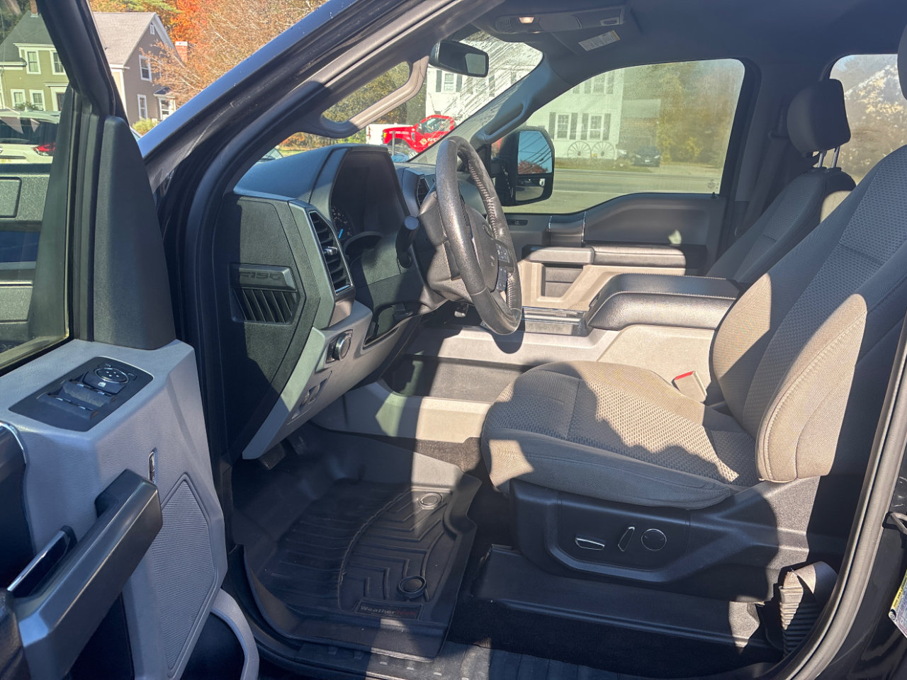 Used 2018 Ford F150 XLT w/ Equipment Group 302A Luxury image 9