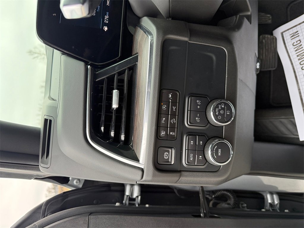 Used 2025 Chevrolet Suburban Z71 image 20