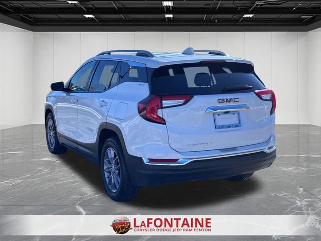 Used 2022 GMC Terrain SLT image 3