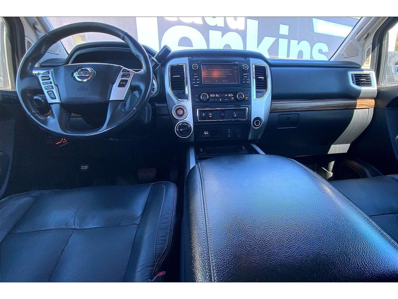 Used 2016 Nissan Titan SL AWD/4WD image 17