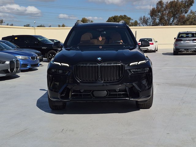 Used 2024 BMW X7 xDrive40i w/ Executive Package AWD/4WD image 2