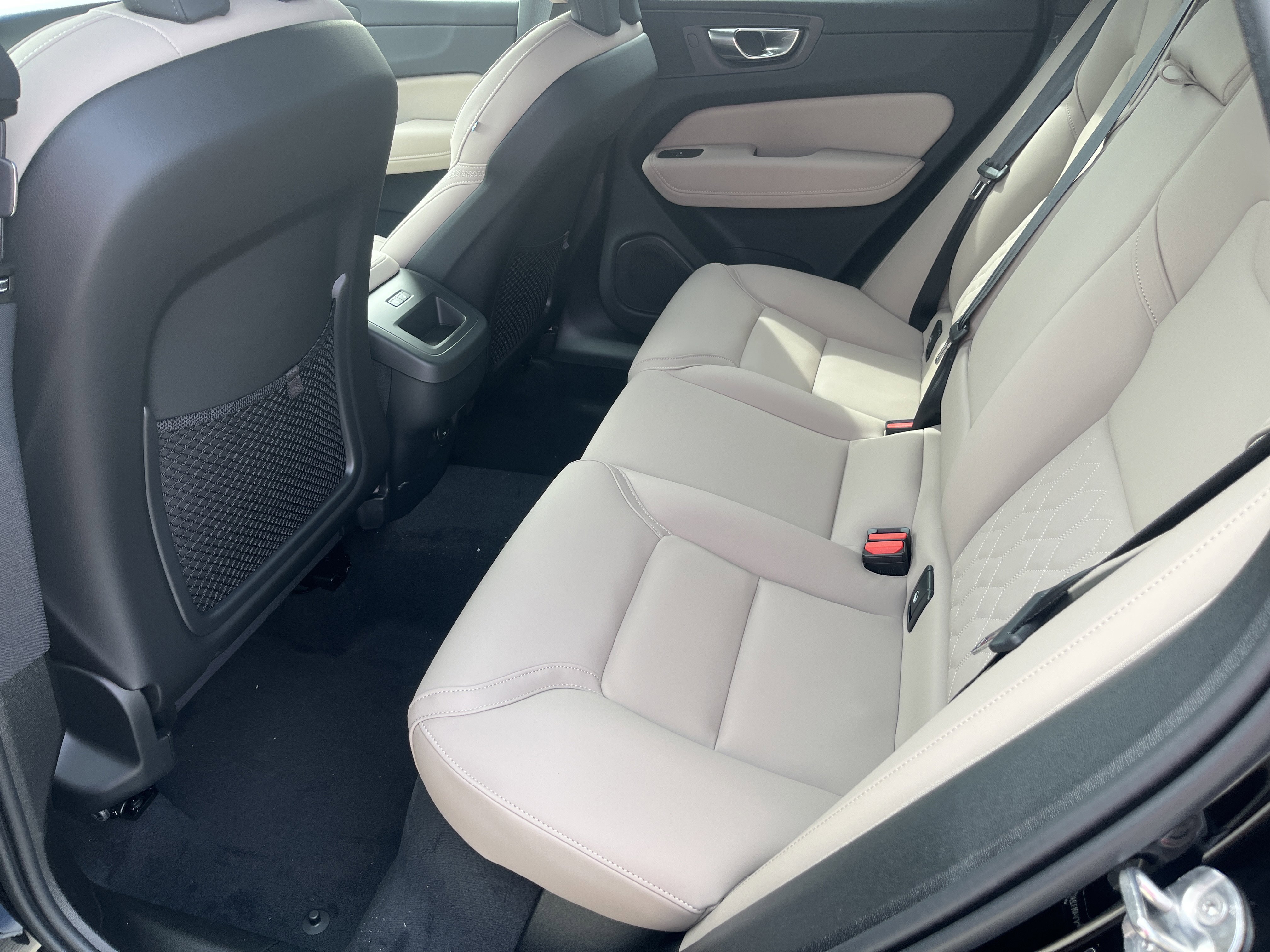 New 2026 Volvo XC60 B5 Plus w/ Protection Package Premier image 9