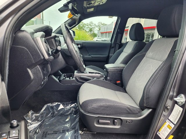 Used 2022 Toyota Tacoma TRD Off-Road image 21