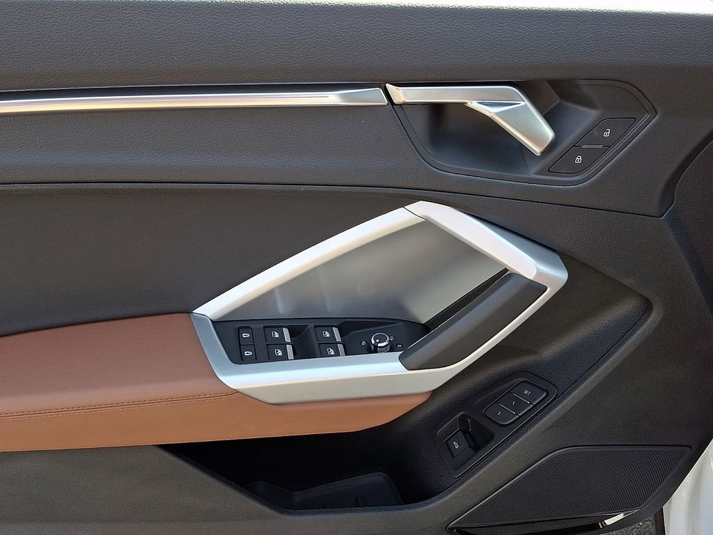 Certified 2025 Audi Q3 2.0T Premium Plus w/ Premium Plus Package image 18