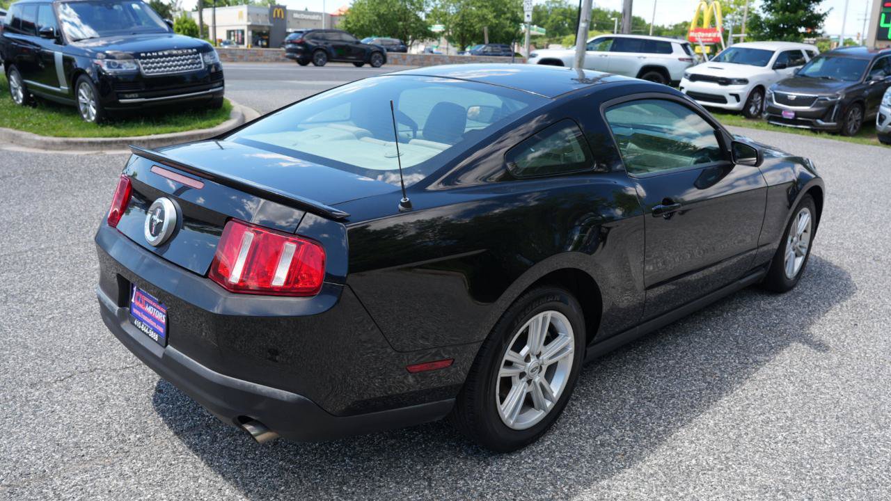 Used 2010 Ford Mustang Coupe RWD image 5