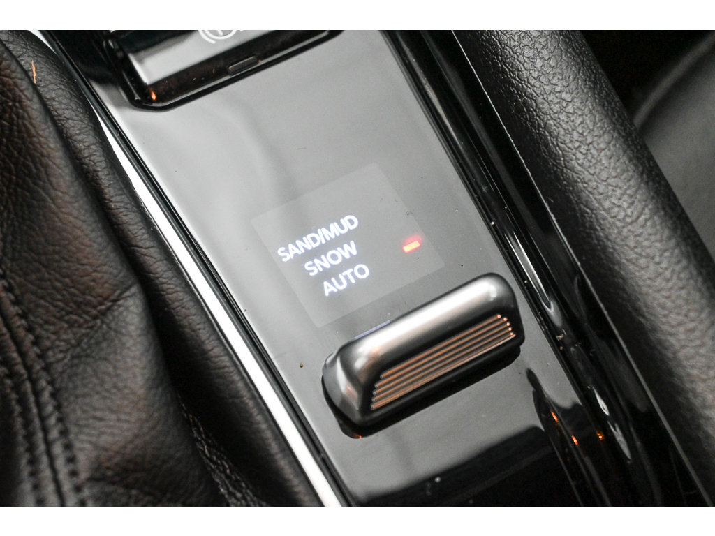 Used 2025 Jeep Compass Limited w/ Sun & Sound Group AWD/4WD image 40