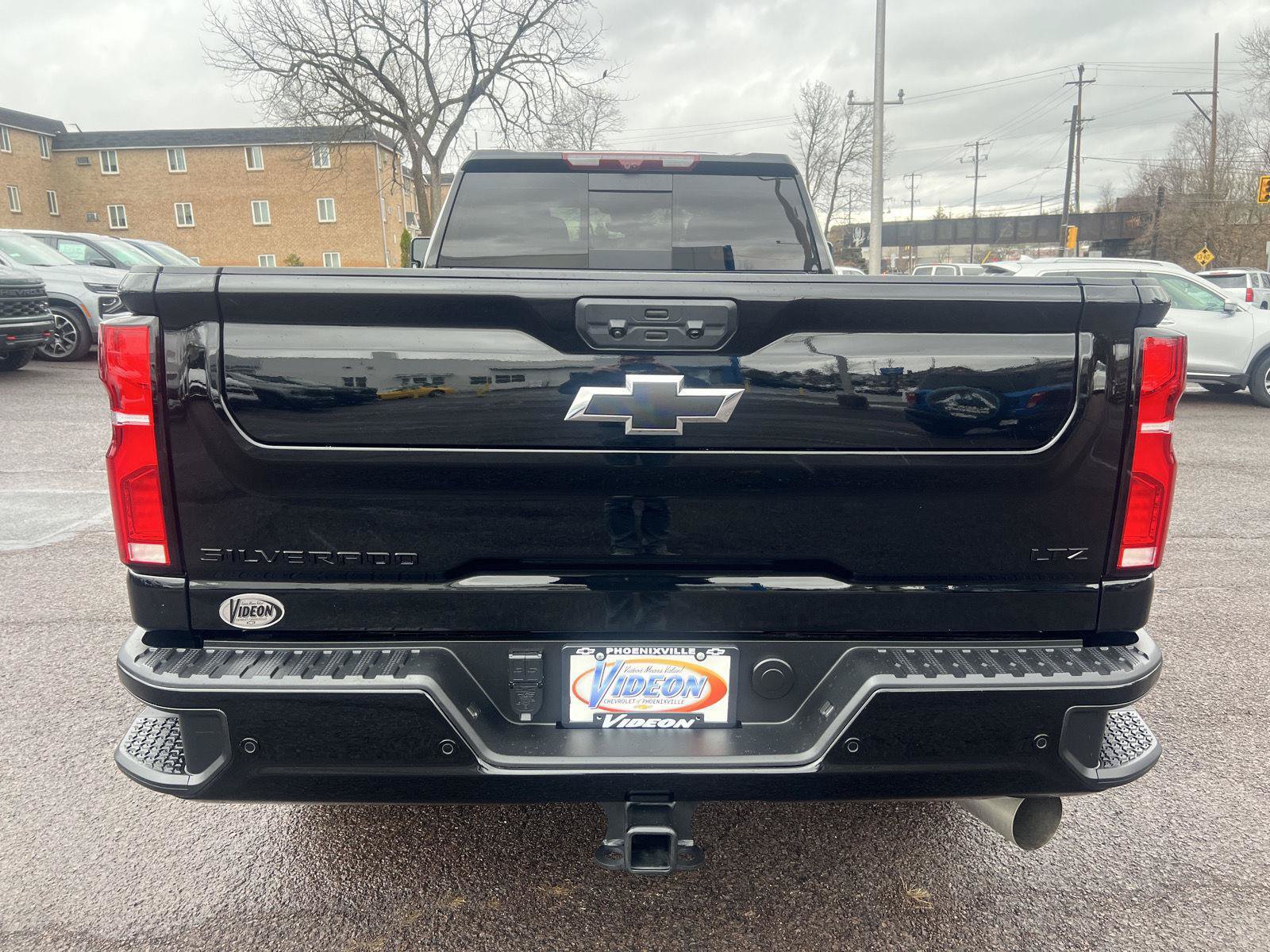 Used 2024 Chevrolet Silverado 2500 LTZ w/ LTZ Plus Package AWD/4WD image 6