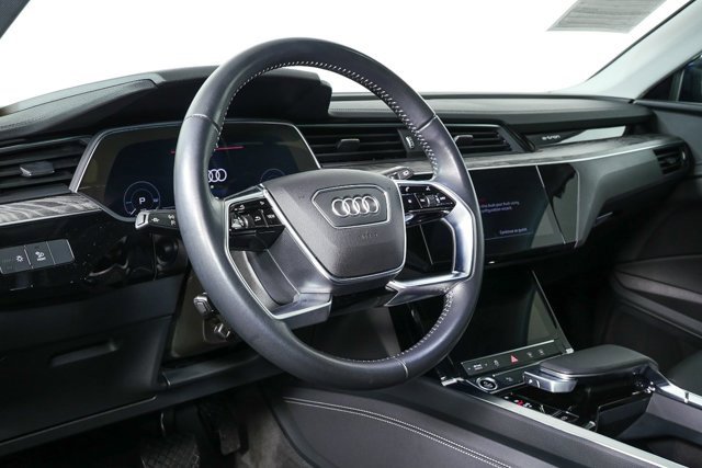 Used 2021 Audi e-tron Premium w/ Convenience Plus Package image 4