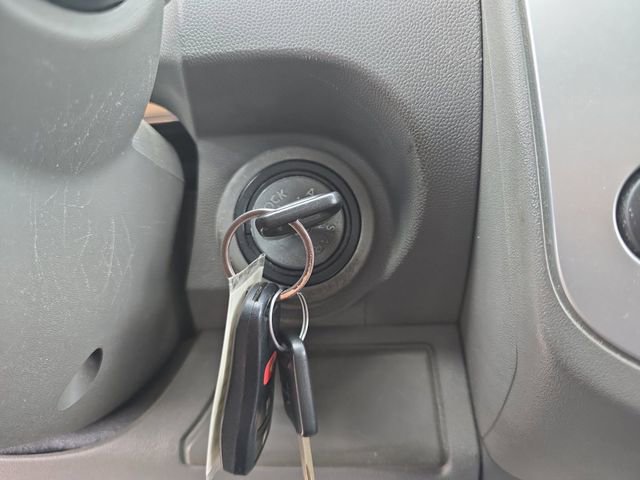 Used 2014 Nissan Frontier SV image 30