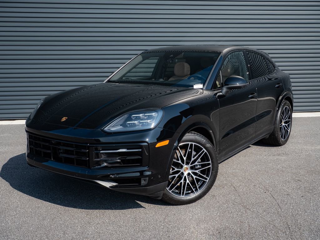 Certified 2024 Porsche Cayenne Base image 1