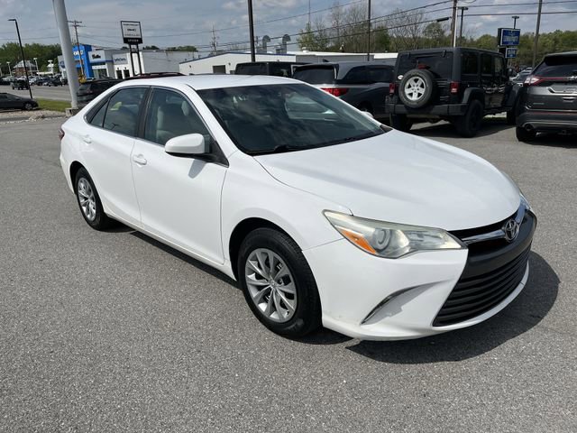 Used 2016 Toyota Camry LE FWD image 10