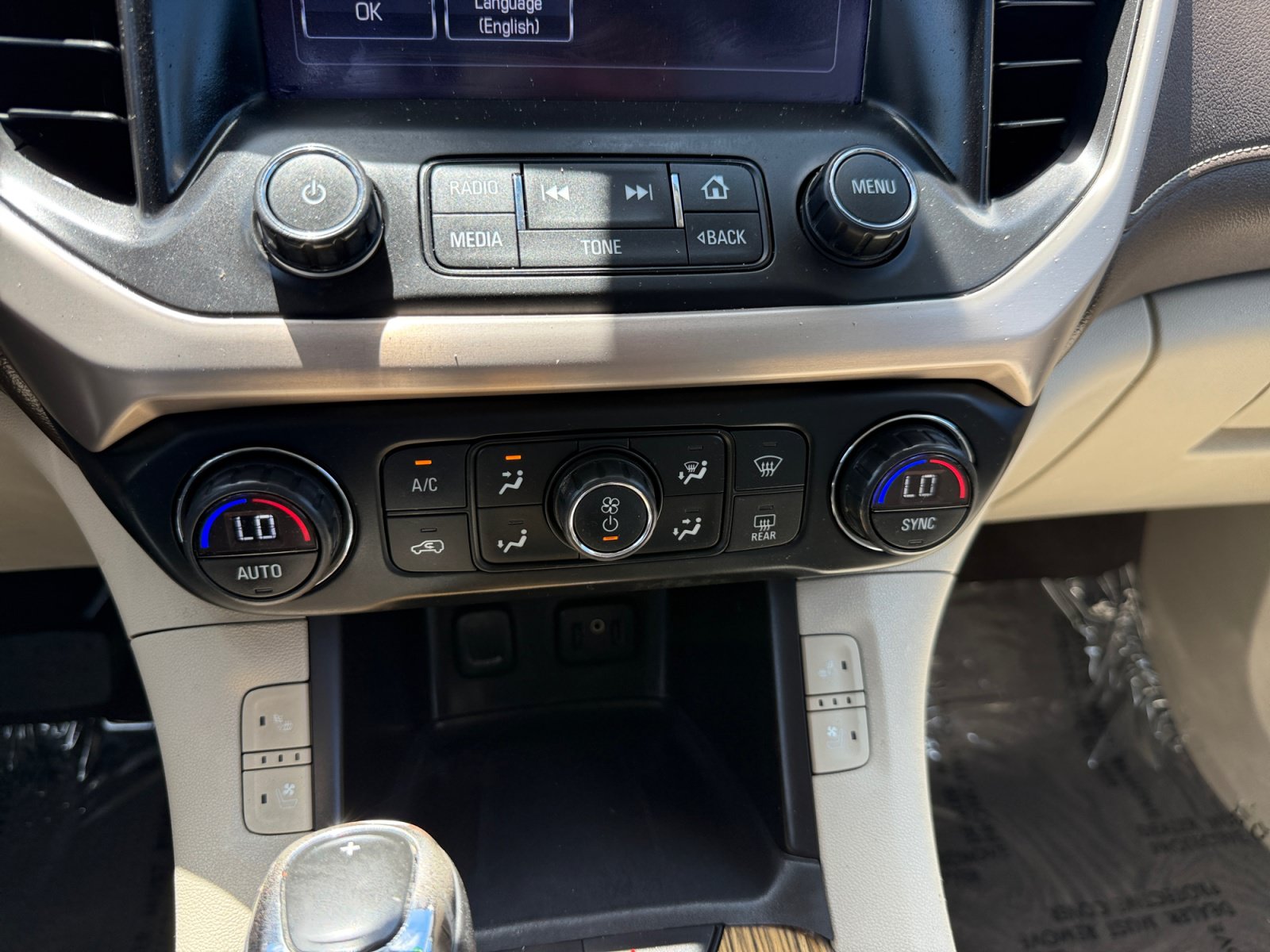 Used 2017 GMC Acadia Denali w/ Technology Package AWD/4WD image 13