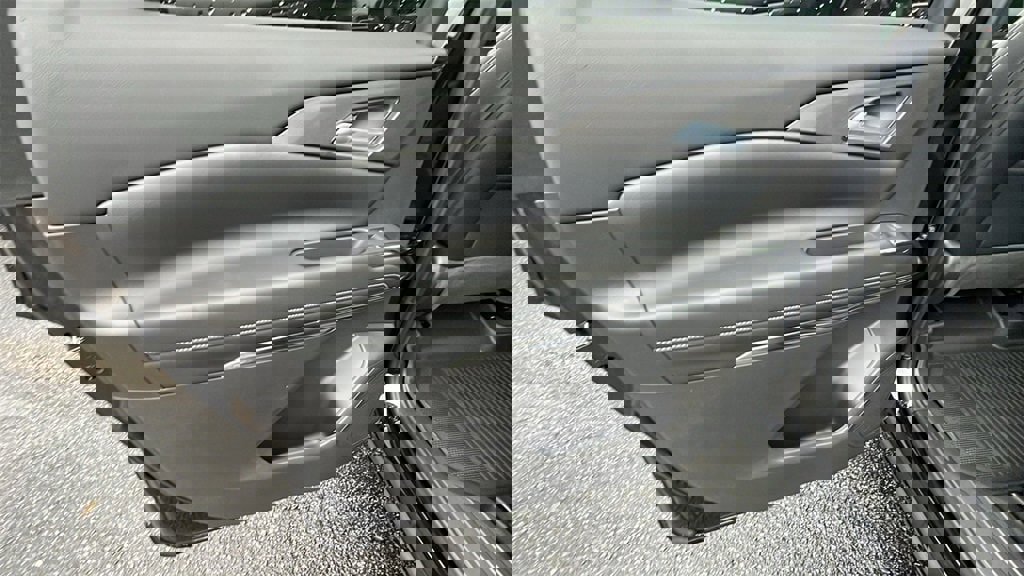 New 2026 Chevrolet Traverse LT w/ Driver Confidence Package image 16