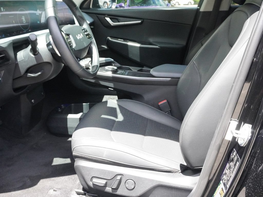 Used 2022 Kia EV6 Wind w/ Wind Technology Package AWD/4WD image 26