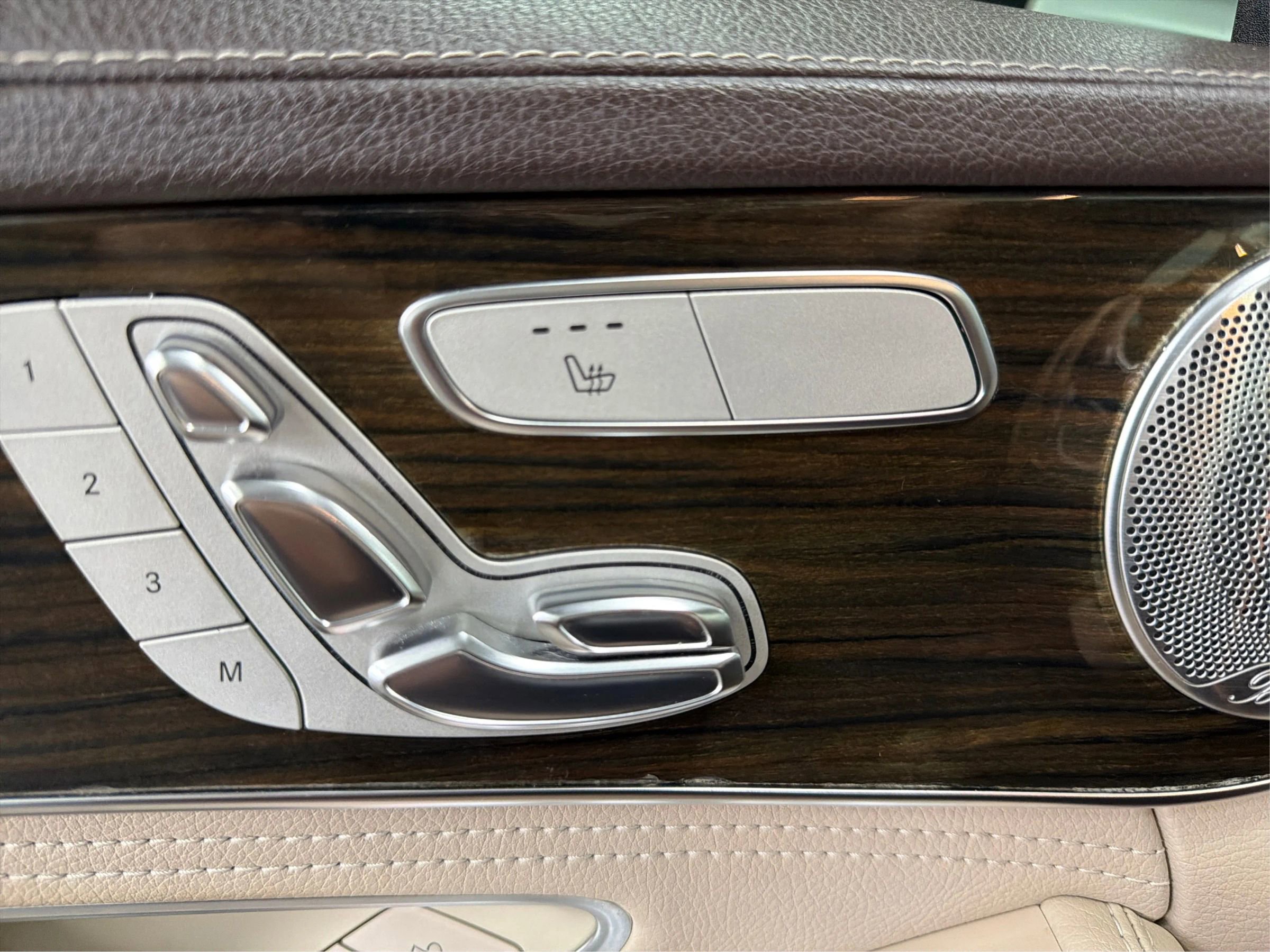 Used 2015 Mercedes-Benz C 300 4MATIC Sedan w/ Multimedia Package image 30