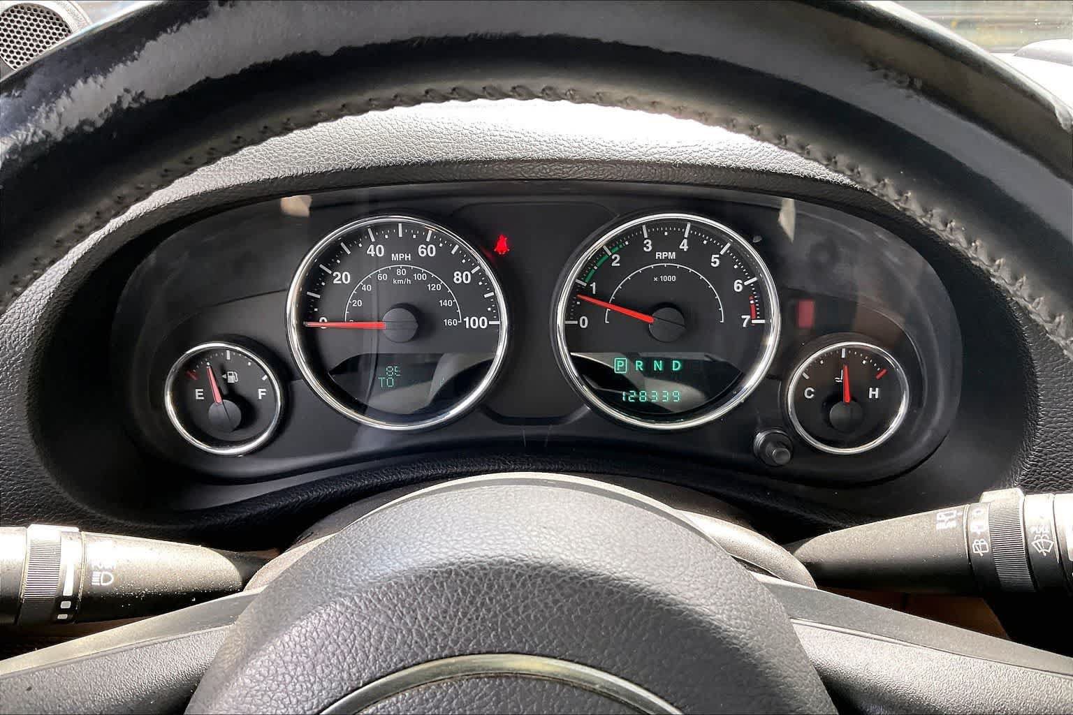 Used 2013 Jeep Wrangler Unlimited Sahara w/ Connectivity Group AWD/4WD image 17