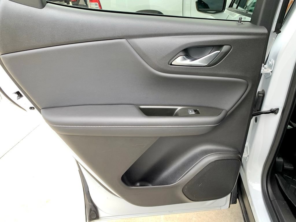 Used 2024 Chevrolet Blazer LT w/ Convenience Package FWD image 16