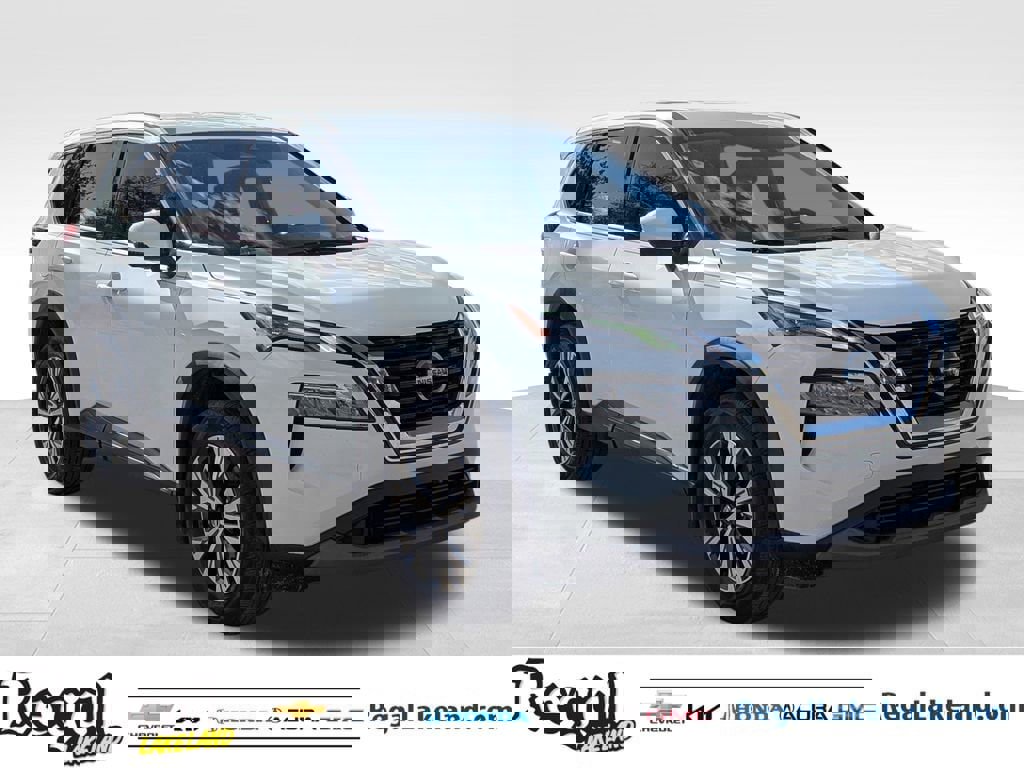 Used 2021 Nissan Rogue SV image 2