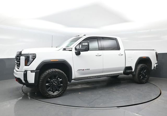 Used 2024 GMC Sierra 2500 AT4 w/ Max Trailering Package image 4