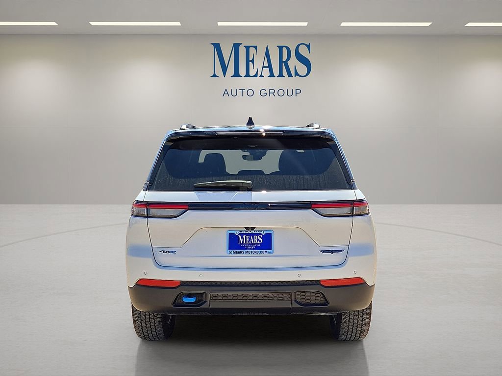 Used 2024 Jeep Grand Cherokee Trailhawk image 4